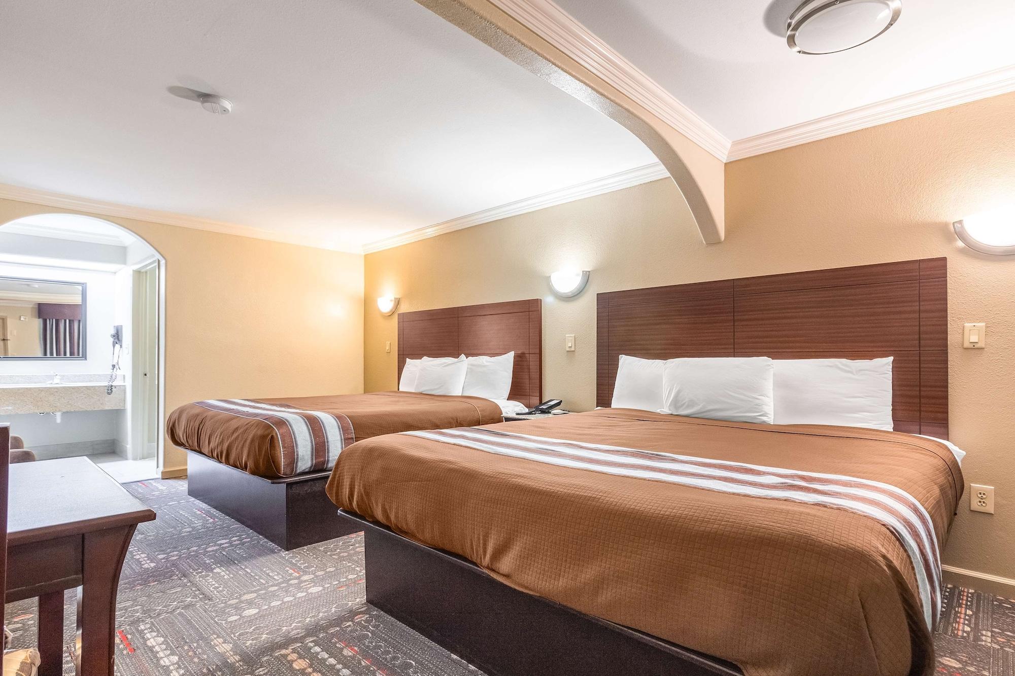 Americas Best Value Inn Houston Heights At I-45 Exteriör bild