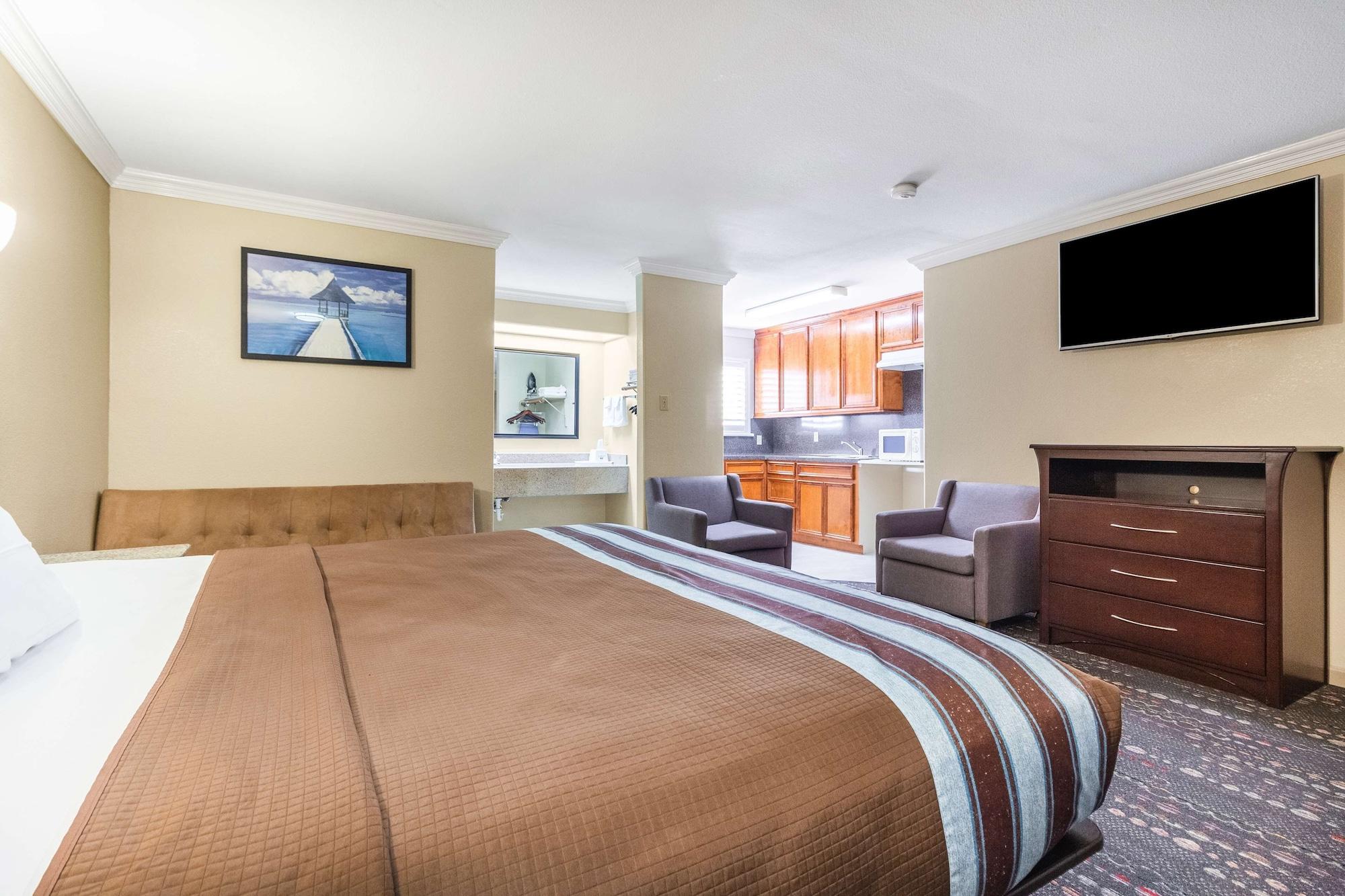 Americas Best Value Inn Houston Heights At I-45 Exteriör bild