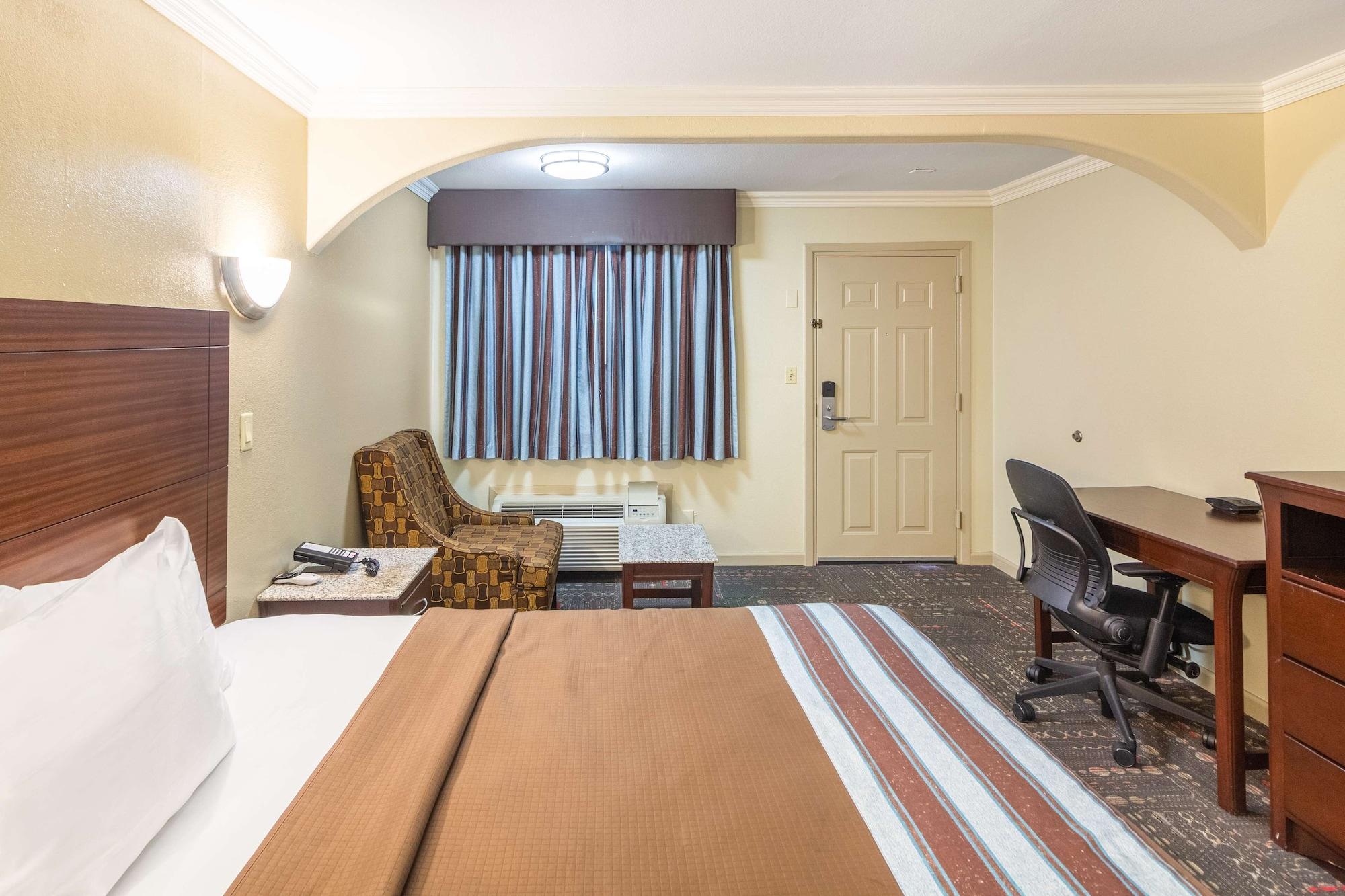 Americas Best Value Inn Houston Heights At I-45 Exteriör bild