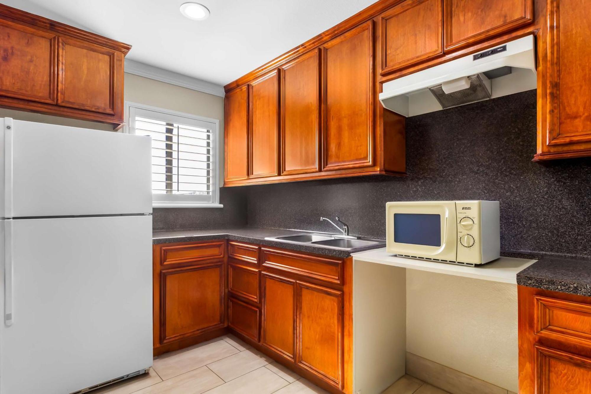 Americas Best Value Inn Houston Heights At I-45 Exteriör bild